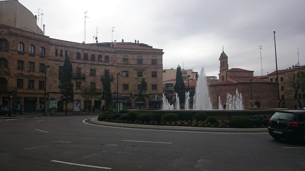 Apartamentos Salamanca Puerta Zamora, Centro, Wifi Con Salon Y 2 Dormitorios, Parking Room photo